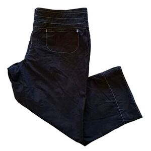 Nike Black Capri Lightweight Nylon Pants Size Medium